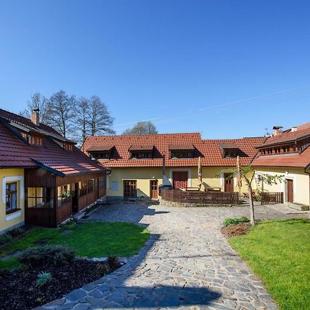 Mlyn Kamenice Klucenice Exteriör bild