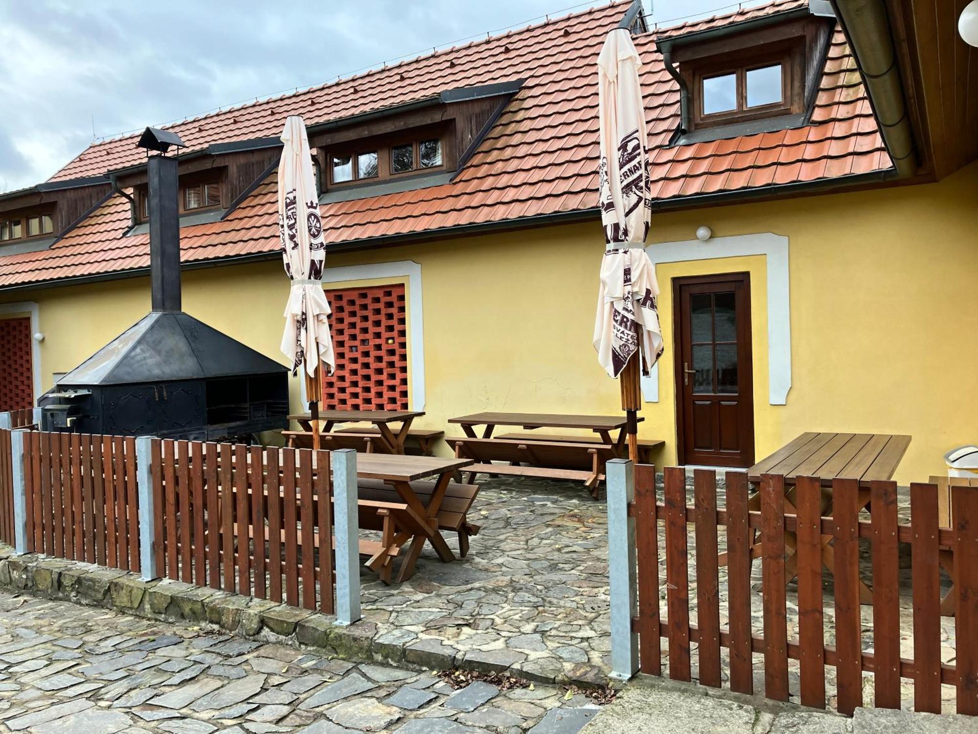 Mlyn Kamenice Klucenice Exteriör bild